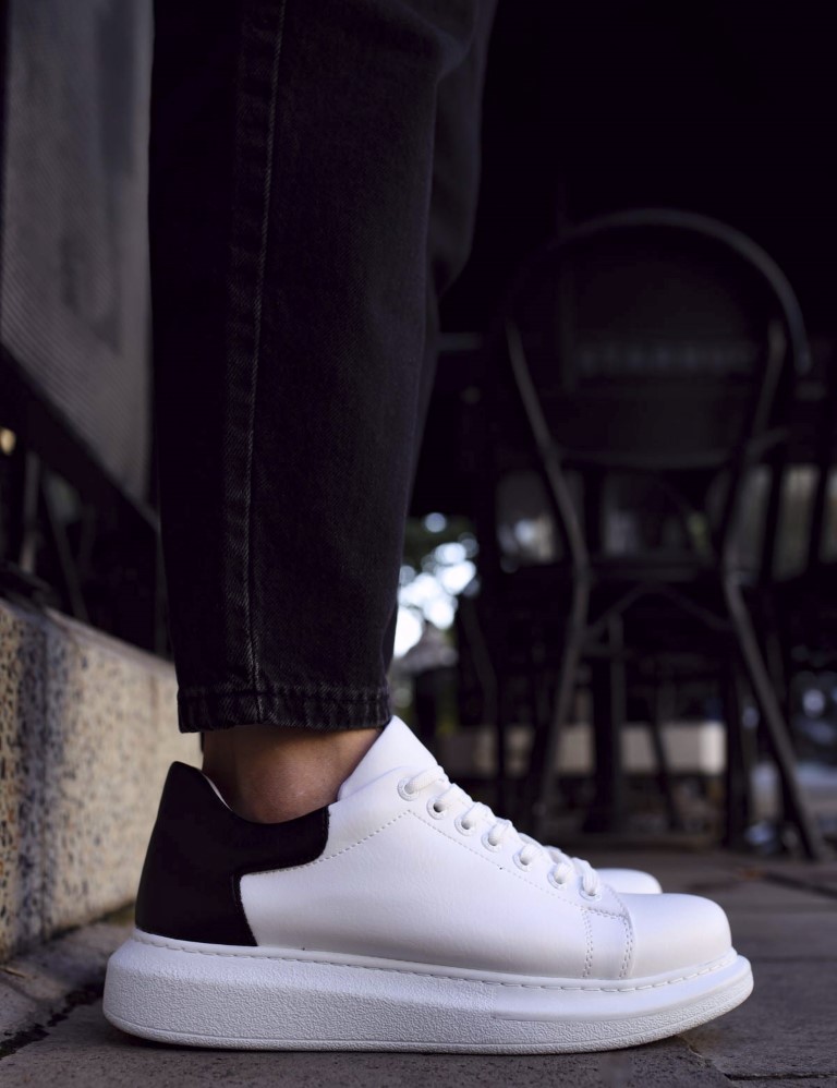 Ανδρικά λευκά-μαύρα δίσολα Sneakers με λαστιχένια σόλα CH256 φωτογραφία